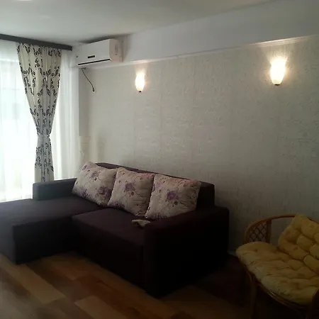 White Mamaia